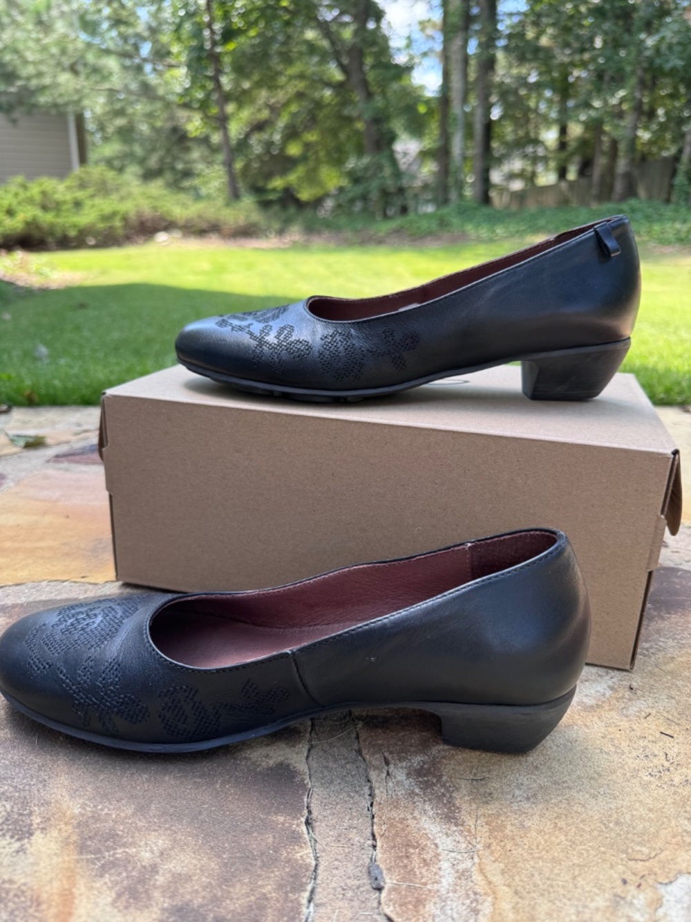 Gudrun Sjöden Black Leather Floral Low-Heel Pumps Size 39 - Picture 4 of 10